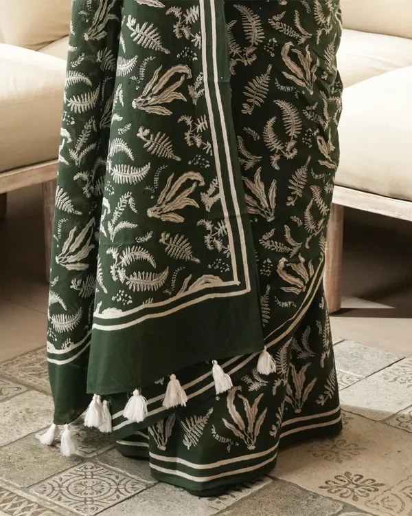 Green_Cotton_H_Block_Printed_Mul_Saree_With_Tassels_For_Women